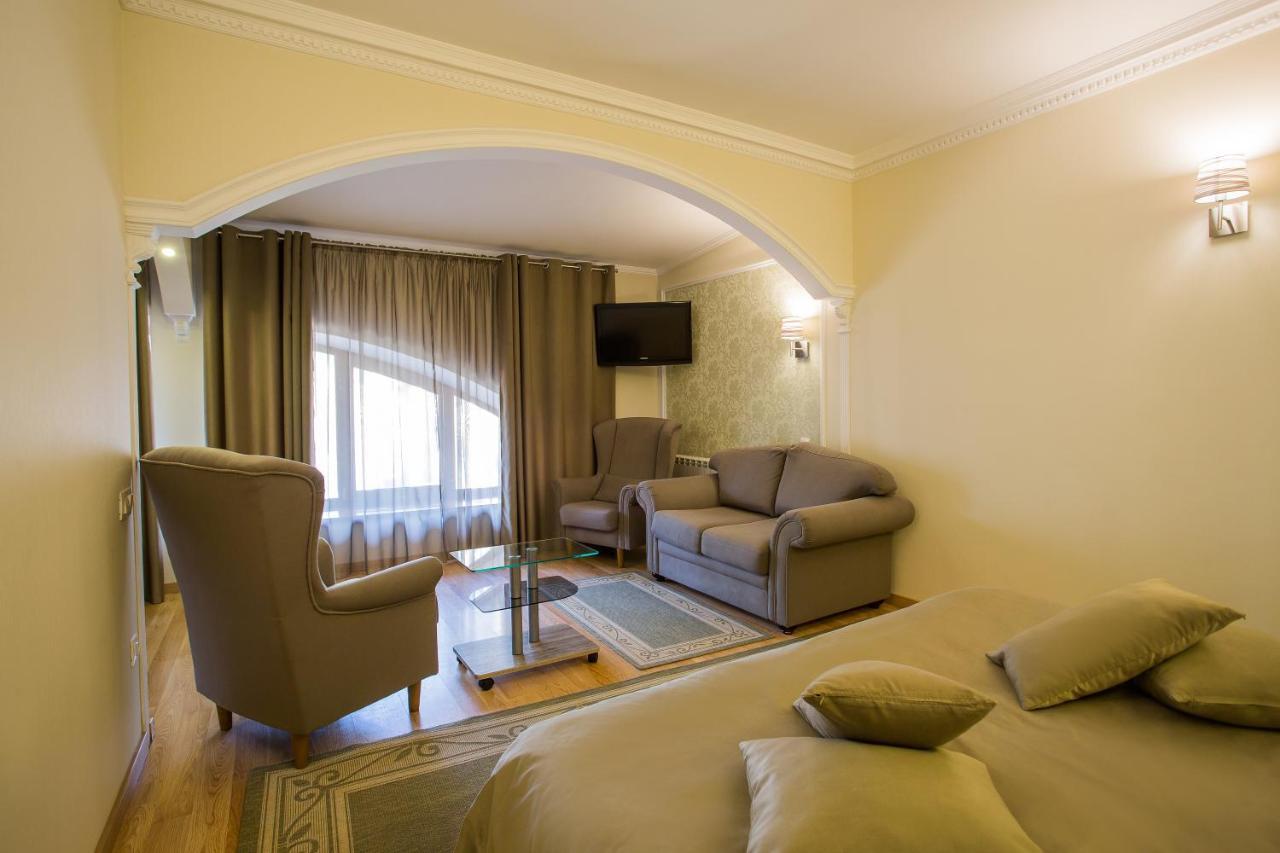 Spa-Hotel Myslyvskiy Dvir Kiev Exterior foto