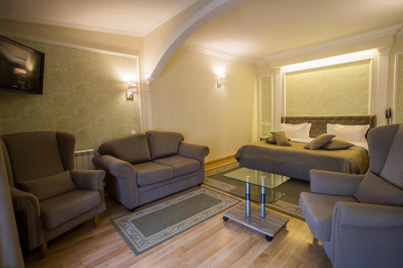 Spa-Hotel Myslyvskiy Dvir Kiev Exterior foto