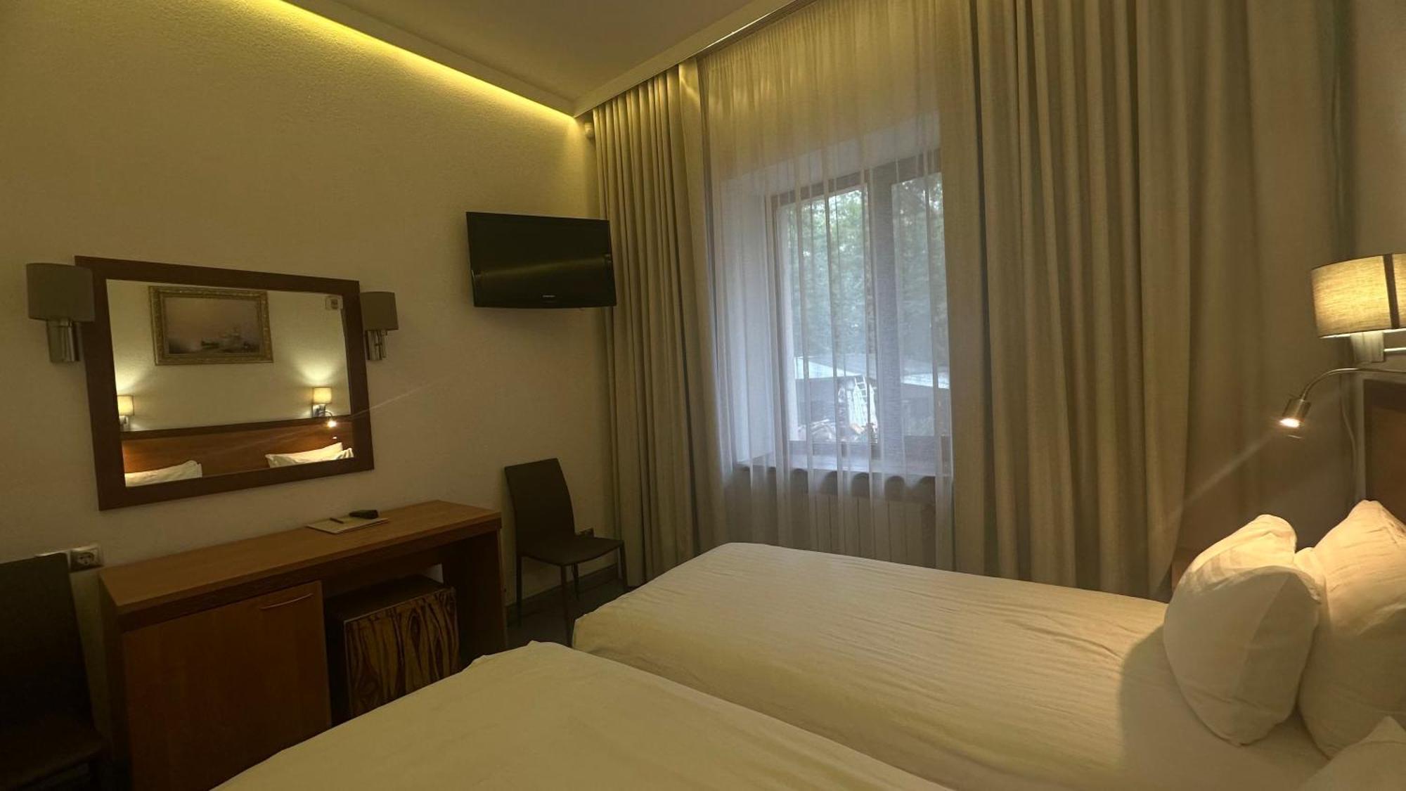 Spa-Hotel Myslyvskiy Dvir Kiev Exterior foto