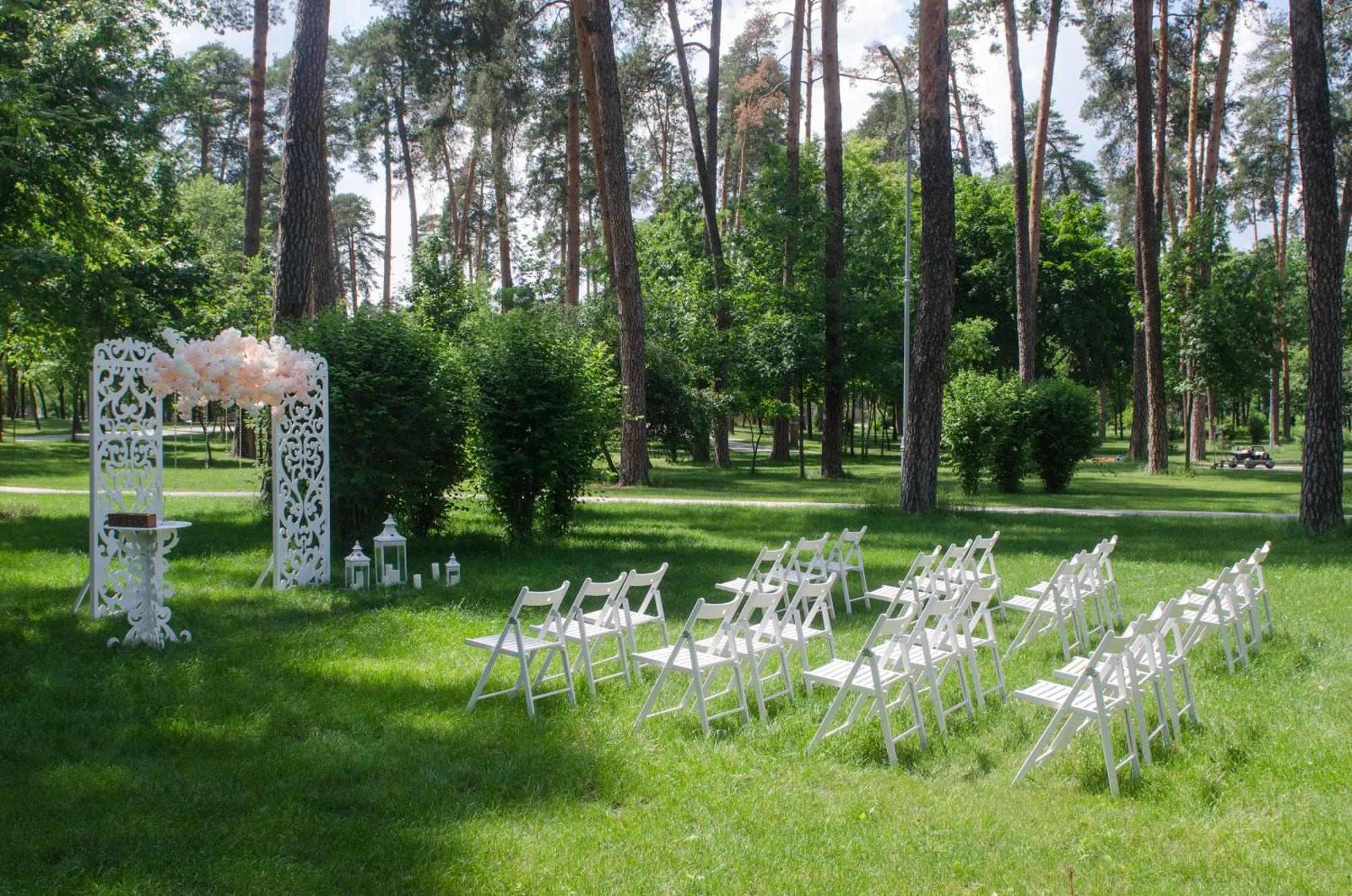 Spa-Hotel Myslyvskiy Dvir Kiev Exterior foto